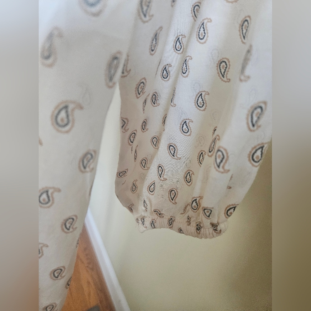 NWOT Ann Taylor Cream Paisley Blouse - Picture 6 of 16